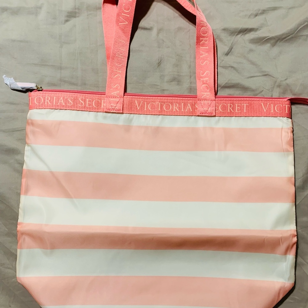 Victoria's Secret Iconic Pink/ White Striped Insulated
Cooler Beach Tote Bag